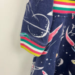 Load image into Gallery viewer, Mini Boden Cosy Printed Sweatshirt Dress Space Navy 6-7
