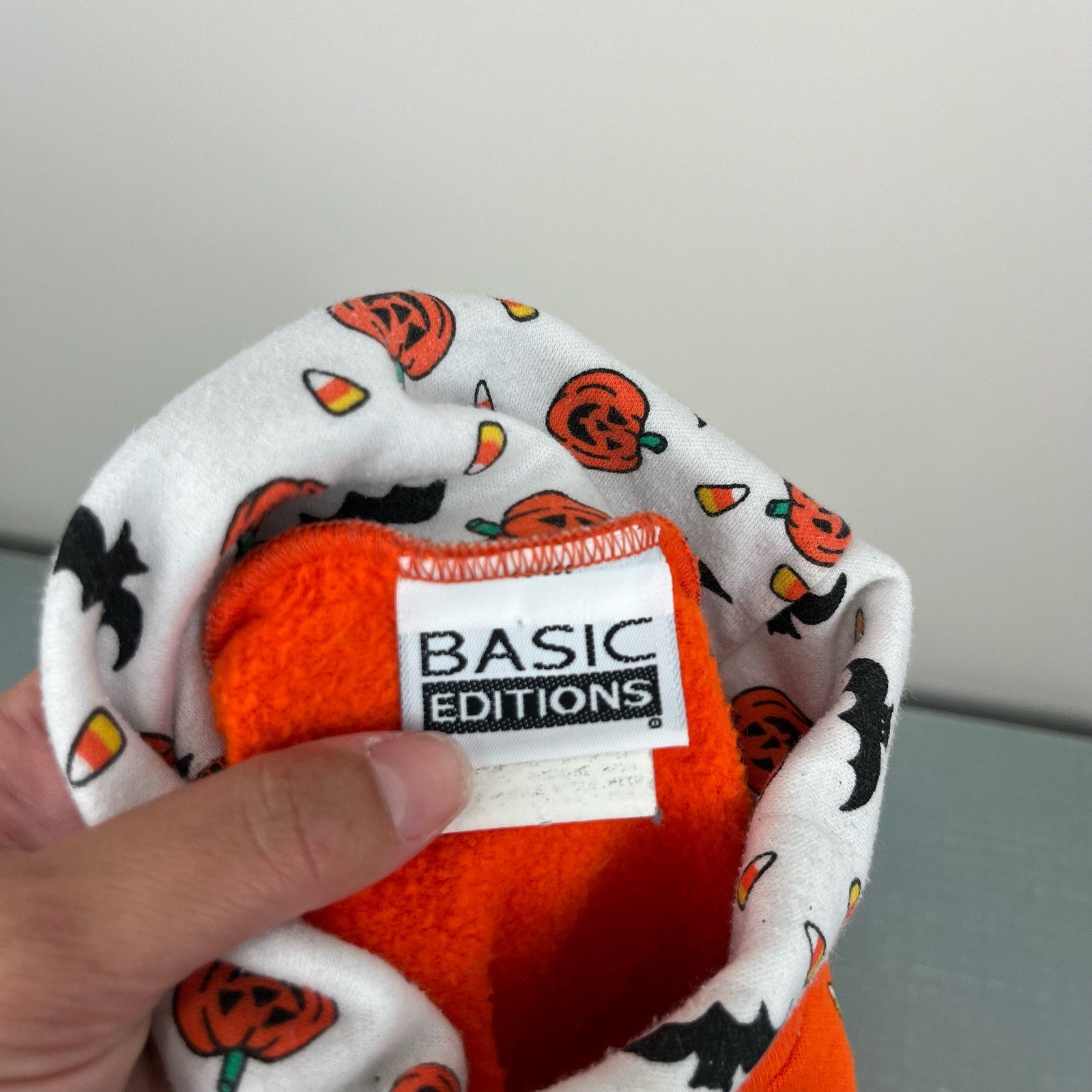 Vintage Basic Editions Halloween Sweatshirt 7/8