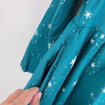 Load image into Gallery viewer, Hanna Andersson Long Sleeve Green Star Dress Silver Stardust on Everglade 120 cm 6-7

