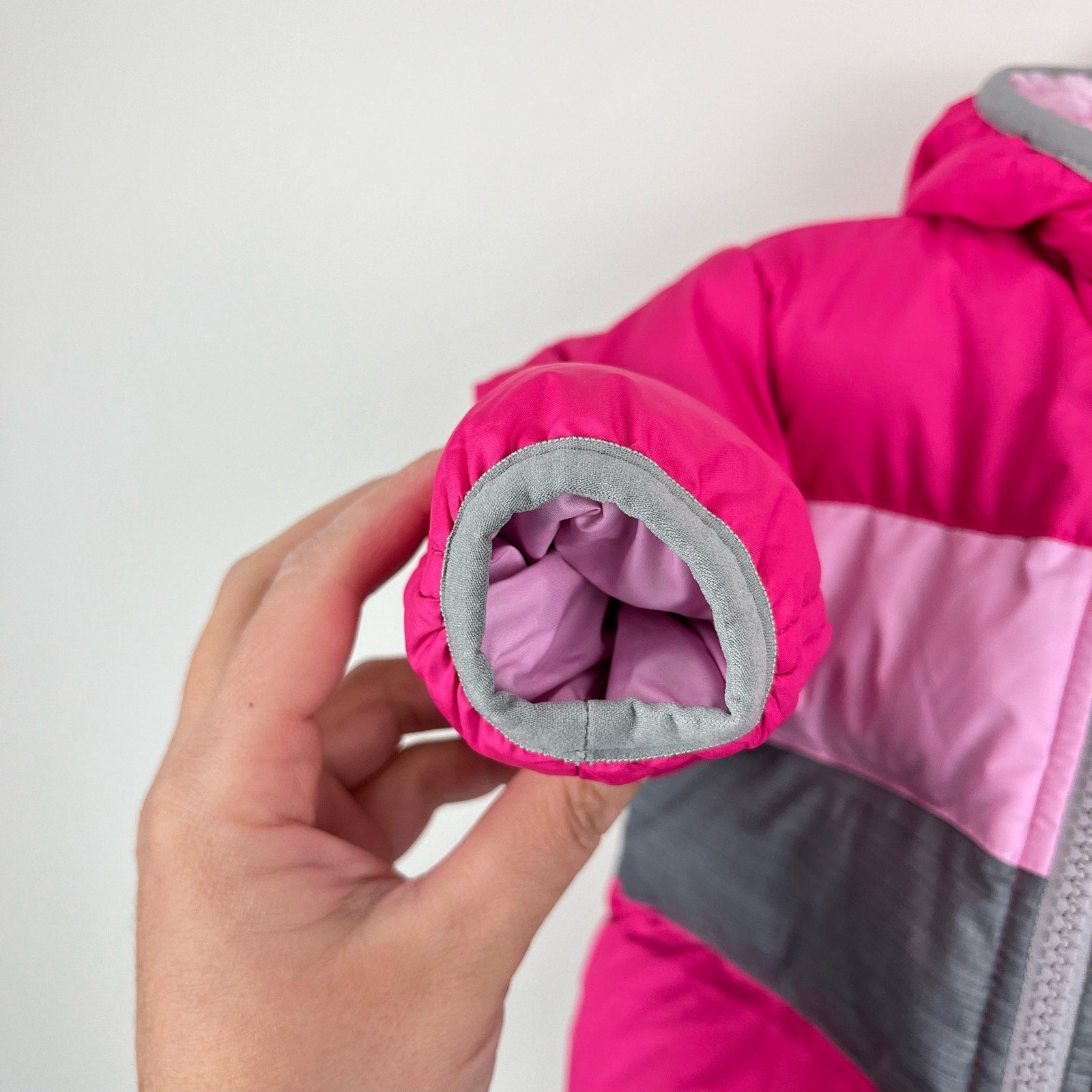 The North Face Girls Moondoggy 2.0 Hooded Puffer jacket 6-12 Months