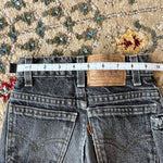 Load image into Gallery viewer, Vintage Levi's 550 Relaxed Fit Slim Jeans 6
