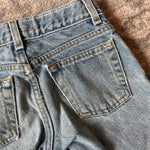 Load image into Gallery viewer, Vintage Gap Everyday Fit Blue Jeans 5T
