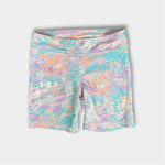 Load image into Gallery viewer, Under Armour Girls Heat Gear Printed Bike Shorts
