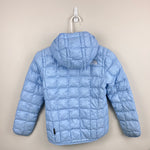 Load image into Gallery viewer, The North Face Girls ThermoBall Hooded Jacket Cornflower Blue M 10
