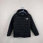 Load image into Gallery viewer, The North Face Kids Thermoball Hooded Jacket Black 5T
