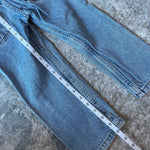 Load image into Gallery viewer, Vintage Levi&#39;s 550 Relaxed Fit Regular Blue Jeans 5T
