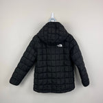 Load image into Gallery viewer, The North Face Kids Thermoball Hooded Jacket Black 5T
