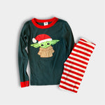 Load image into Gallery viewer, Hanna Andersson Star Wars Yoda Santa Pajamas 130 cm 8
