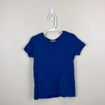 Load image into Gallery viewer, Hanna Andersson Bright Basics Tee Shirt Blue 120 cm 6-7
