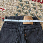 Load image into Gallery viewer, Vintage Levi's 550 Relaxed Fit Regular Jeans 7
