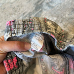Load image into Gallery viewer, Vintage California Splash Gray Black Pink Gecko Beach Shorts 10-12 USA
