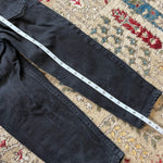 Load image into Gallery viewer, Vintage Levi's 550 Relaxed Fit Regular Jeans 7
