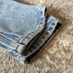 Load image into Gallery viewer, Vintage Levi's 550 Relaxed Fit Regular Blue Jeans 5T
