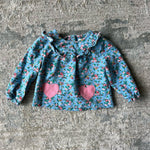 Load image into Gallery viewer, Mini Boden Cosy Ruffle Playset Dusty Blue Flower Bouquet 6-9 Months
