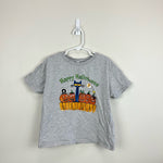 Load image into Gallery viewer, Pete the Cat Short Sleeve Gray Halloween Tee 5/6
