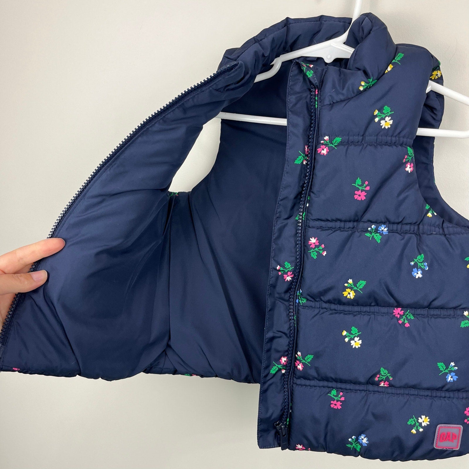 Gap Navy Floral Puffer Vest 4T NWT