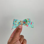 Load image into Gallery viewer, Lilly Pulitzer You Gotta Regatta Hair Bow
