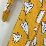 Load image into Gallery viewer, Hanna Andersson Yellow Paper Airplane HannaJams Sleeper Pajama 70 cm 6-12 Months
