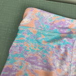 Load image into Gallery viewer, Under Armour Girls Heat Gear Printed Bike Shorts
