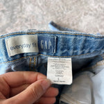 Load image into Gallery viewer, Vintage Gap Everyday Fit Blue Jeans 5T
