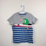 Load image into Gallery viewer, Mini Boden Applique Crocodile Kayak T-Shirt 9-10

