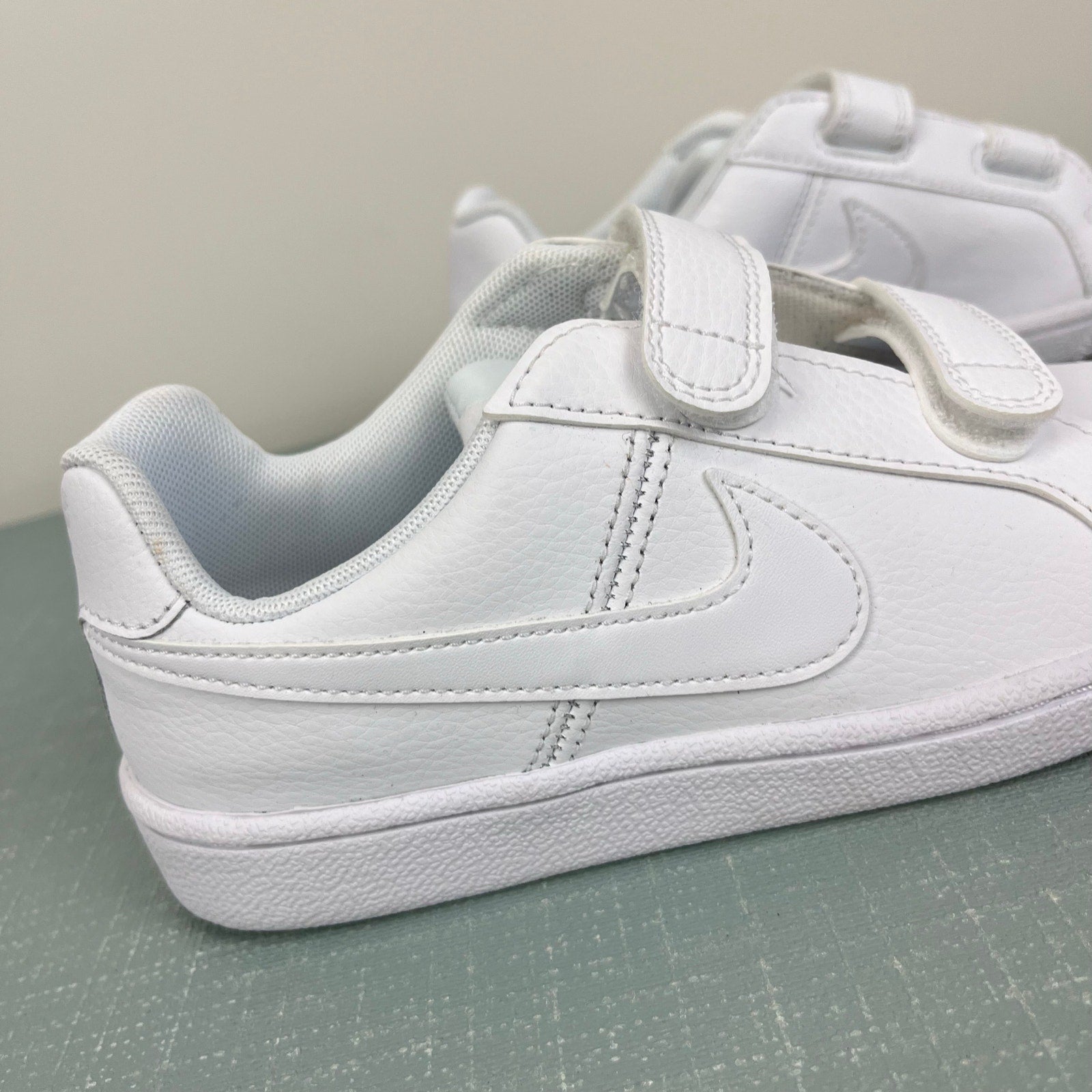 Nike Court Royale Kids Sneakers White 2.5 NWOT