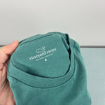 Load image into Gallery viewer, Vineyard Vines Boys’ Long-Sleeve Graphic T-Shirt Peppermint Bark Pup Grass Green 6
