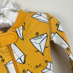 Load image into Gallery viewer, Hanna Andersson Yellow Paper Airplane HannaJams Sleeper Pajama 70 cm 6-12 Months
