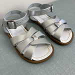 Load image into Gallery viewer, Saltwater Original Girls Silver Sandals 9
