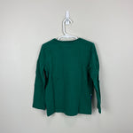 Load image into Gallery viewer, Mini Boden Christmas Deliveries T-Shirt Highland Green Elf Factory 5-6
