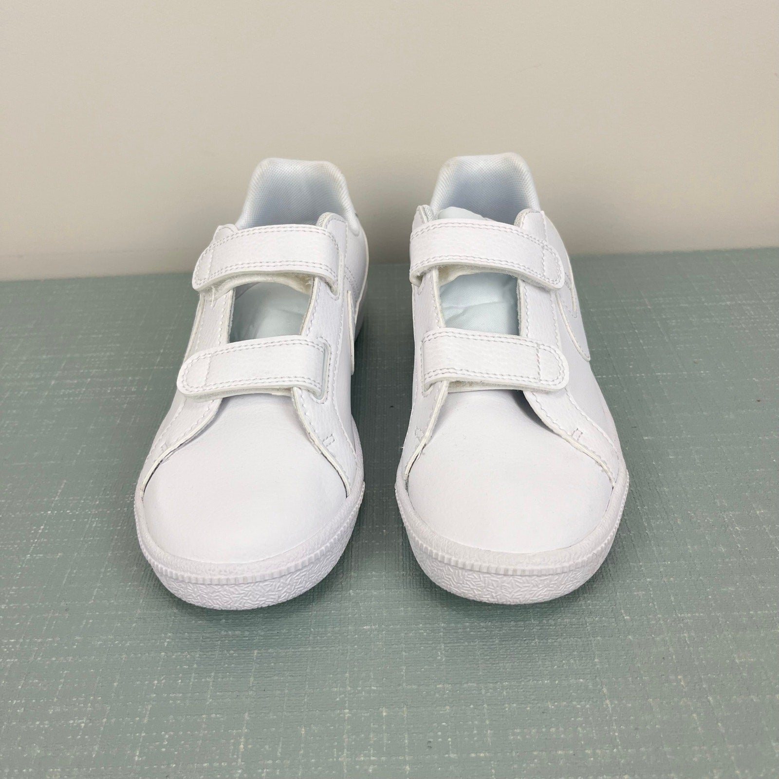 Nike Court Royale Kids Sneakers White 2.5 NWOT