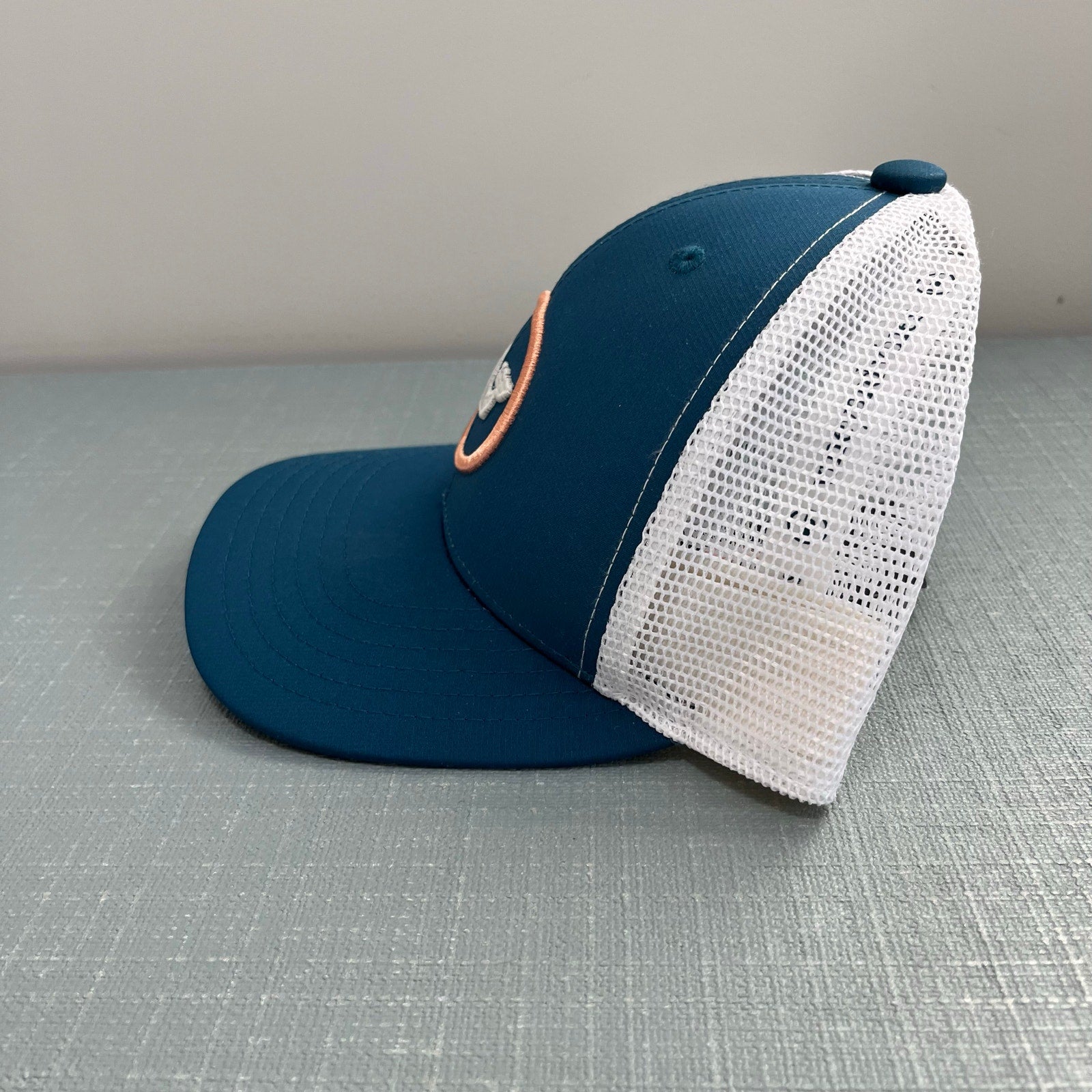 Vineyard Vines Boys' Whale Dot Performance Trucker Hat Mallard Blue NWT