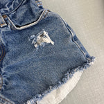 Load image into Gallery viewer, Vintage Levi's 550 Relaxed Fit Cut Off Distressed Jean Shorts 8
