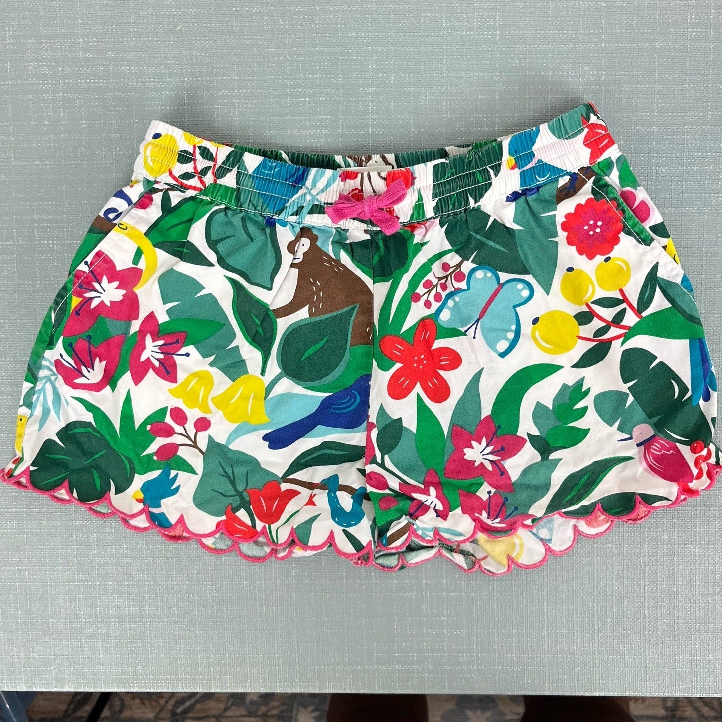 Mini Boden Scallop Hem Jungle Print Shorts 9