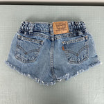 Load image into Gallery viewer, Vintage Levi's Cinched Waist Orange Tab Cut Off Jean Shorts 6
