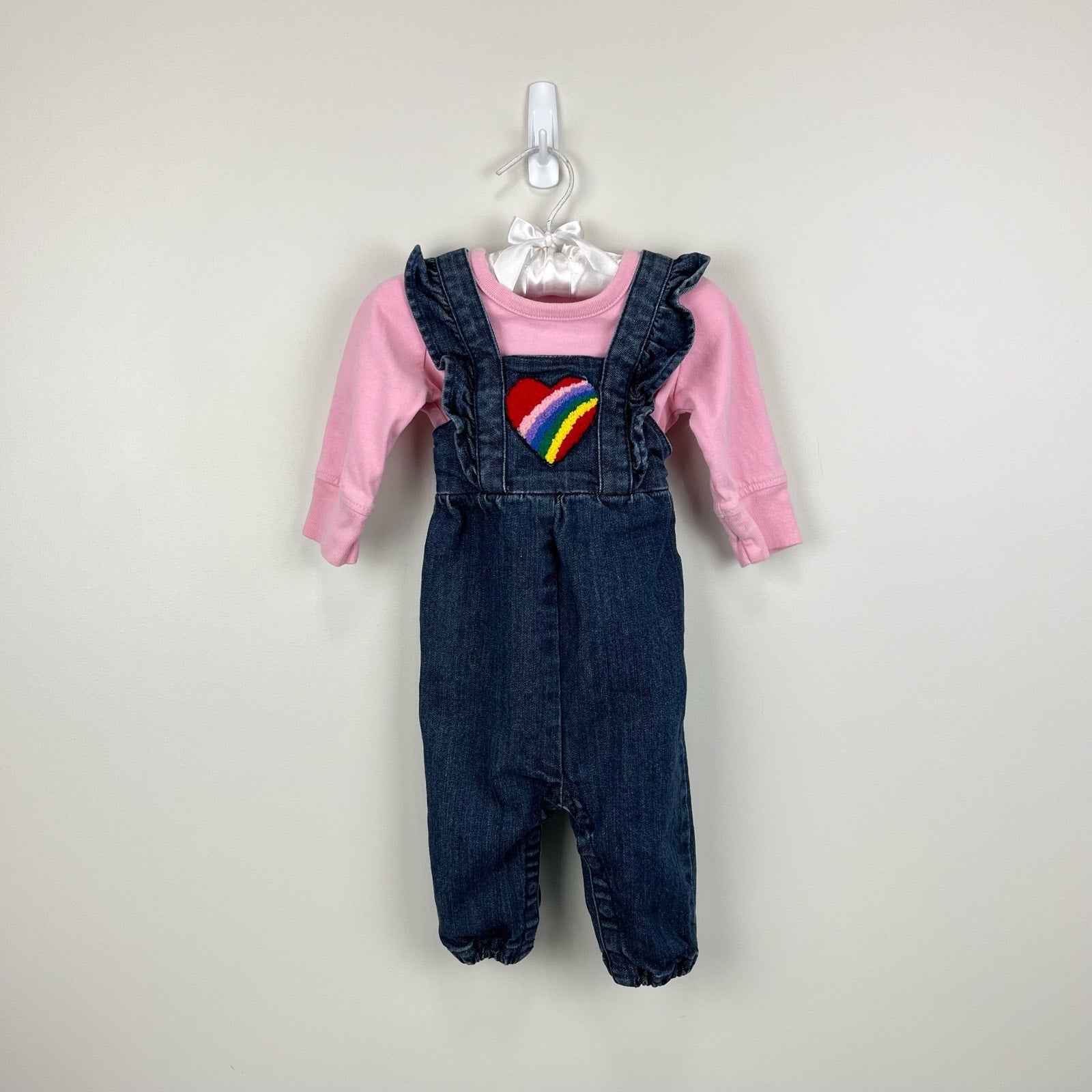 Hanna Andersson Rainbow Heart Ruffle Denim Overalls Set 60 cm 3-6 Months