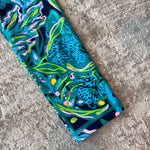 Load image into Gallery viewer, Lilly Pulitzer Luxletic Girls Mini Weekender Legging Low Tide Navy Catty Purrsonality XL
