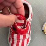 Load image into Gallery viewer, Vans x Where&#39;s Waldo Old Skool International Stripes Sneakers 6
