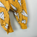Load image into Gallery viewer, Hanna Andersson Yellow Paper Airplane HannaJams Sleeper Pajama 70 cm 6-12 Months
