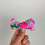 Load image into Gallery viewer, Lilly Pulitzer Dragon Fruit Toucan Can Hair Bow.
