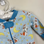 Load image into Gallery viewer, Hanna Andersson Blue Cow Jumping Over the Moon Pajamas 60 cm (6-9 Months)
