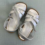 Load image into Gallery viewer, Saltwater Original Girls Silver Sandals 9
