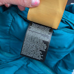 Load image into Gallery viewer, The North Face Girls Printed Down Reversible Hooded Jacket M 10
