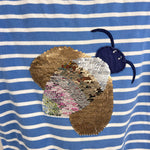 Load image into Gallery viewer, Mini Boden Short Sleeve Sequin Flip T-Shirt Elizabethan Blue Ivory Bee 5-6
