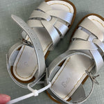 Load image into Gallery viewer, Saltwater Original Girls Silver Sandals 9
