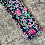 Load image into Gallery viewer, Lilly Pulitzer Girls Mini Weekender Luxletic Legging Low Tide Navy Garden Variety L 8-10
