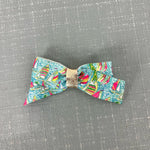 Load image into Gallery viewer, Lilly Pulitzer You Gotta Regatta Hair Bow
