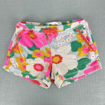 Load image into Gallery viewer, Mini Boden Floral Towelling Shorts 5T
