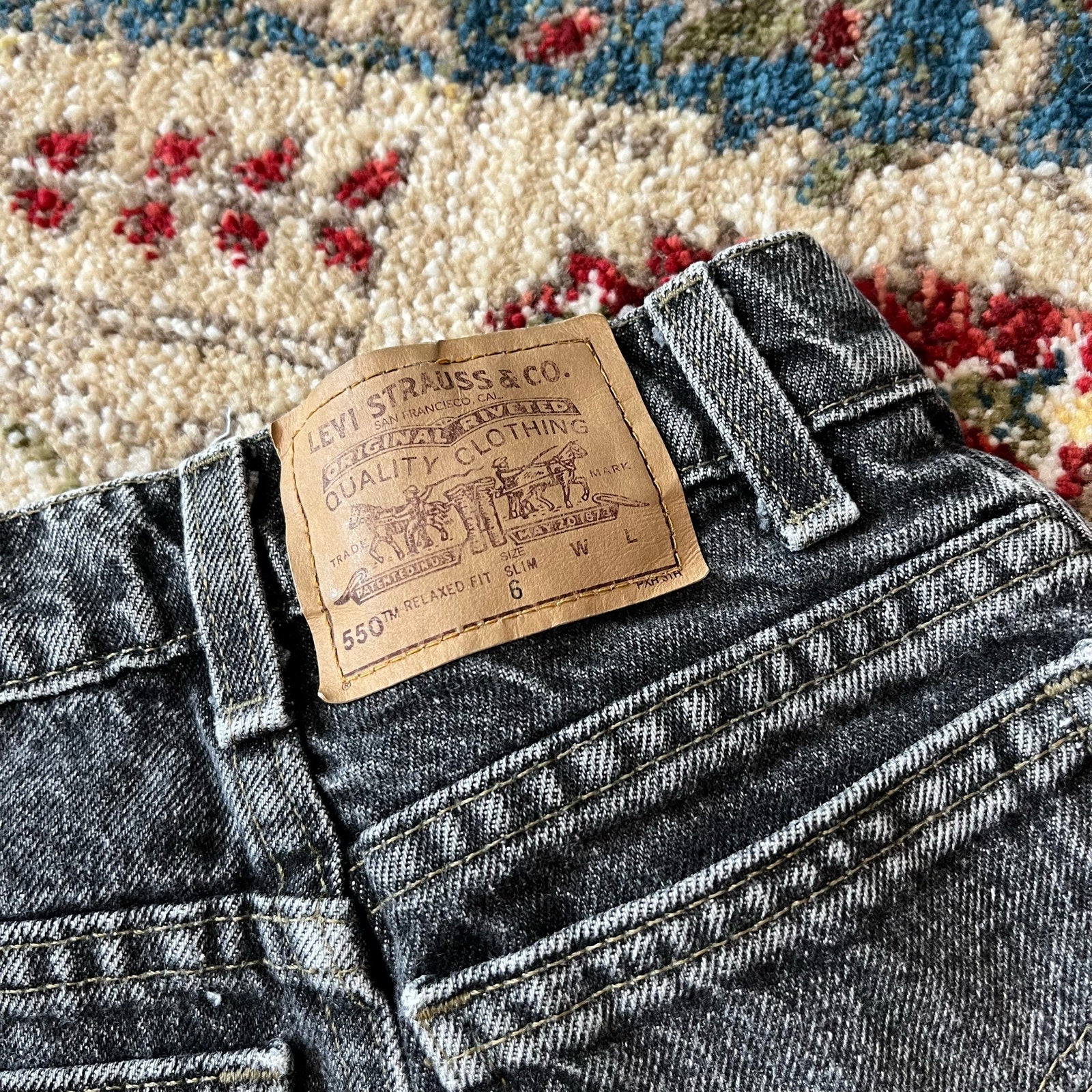 Vintage Levi's 550 Relaxed Fit Slim Jeans 6