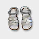 Load image into Gallery viewer, Saltwater Original Girls Silver Sandals 9
